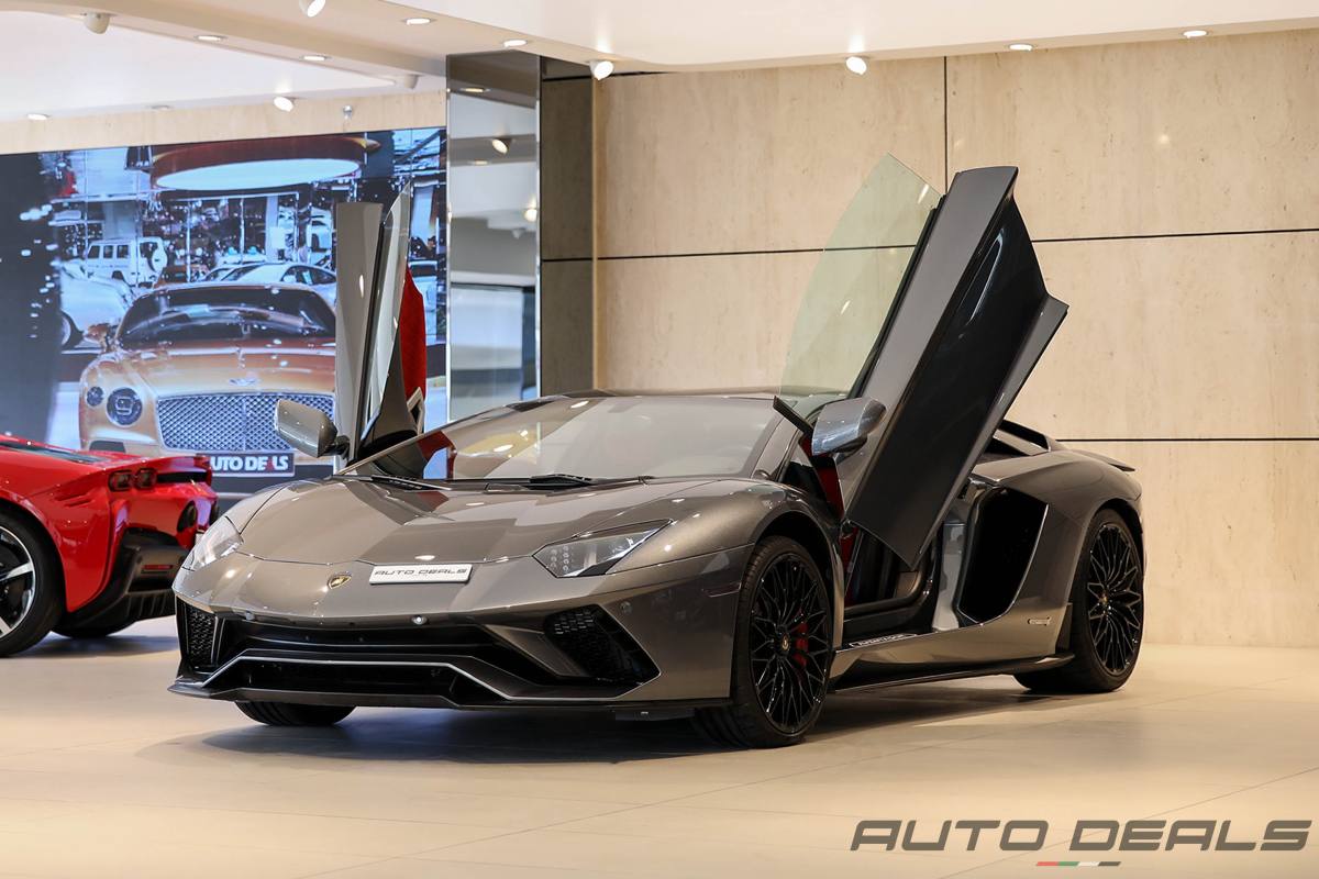 Lamborghini Aventador S | 2018 – GCC – Low Mileage  V12 | Auto Deals