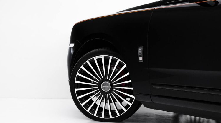 2022 Rolls Royce Cullinan Black Badge | Mansory Rims Very Low Mileage | 6.7L V12