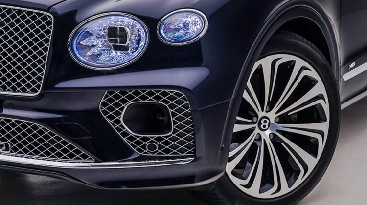 2022 Bentley Bentayga V8 | GCC | Warranty | Service Contract | Fully Loaded | Perfect Condition | 4.0L V8