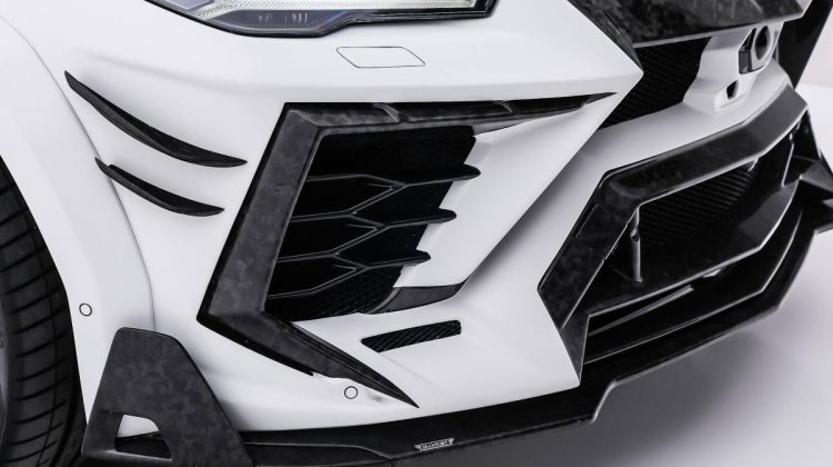 2019 Lamborghini Urus Mansory Kit | GCC | Fully Loaded | White & Black Carbon Fiber | Excellent Con