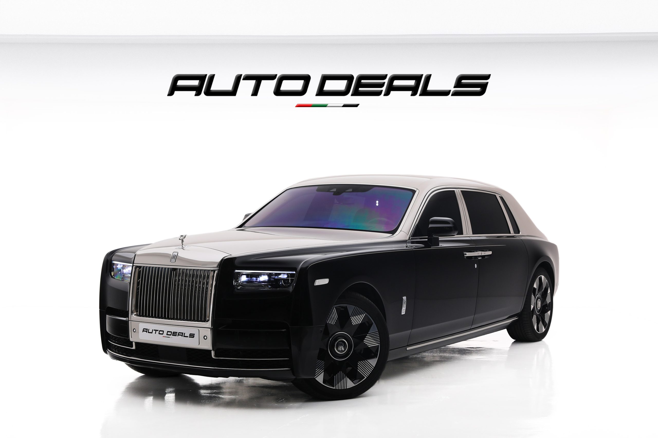 2024-Rolls-Royce-Phantom-EWB