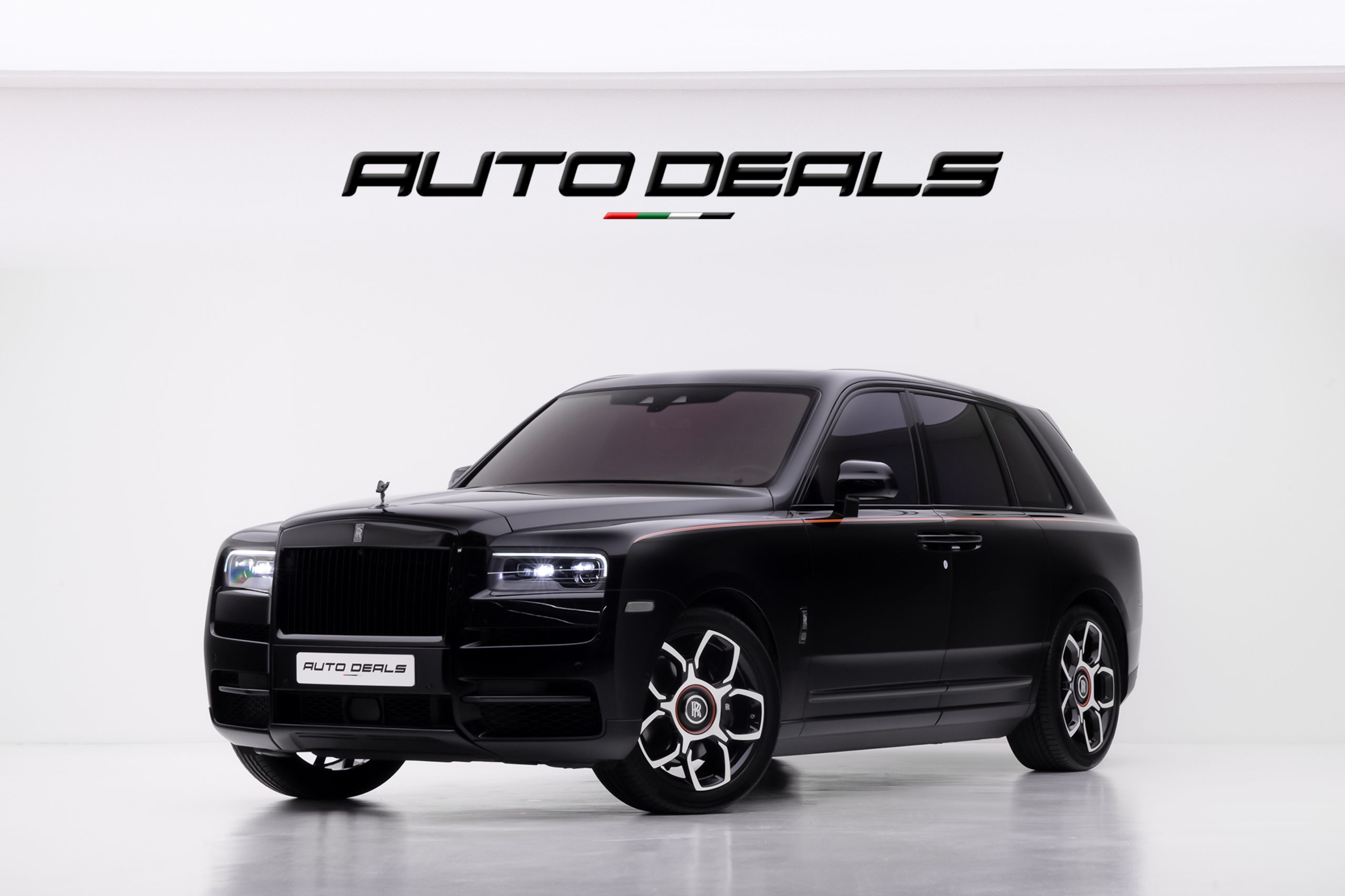 2022-Rolls-Royce-Cullinan-Black-Badge-starlight