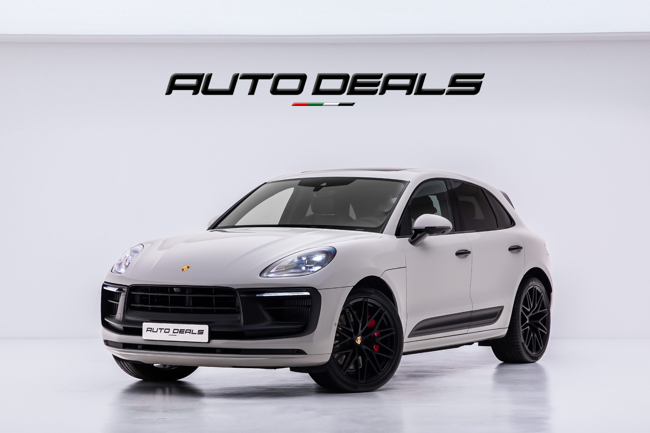 2024-Porsche-Macan-GTS